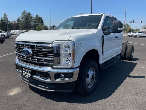 New 2025 Ford F350 XL w/ XL Chrome Package image 5