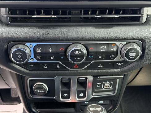 Used 2024 Jeep Wrangler Sport AWD/4WD image 22