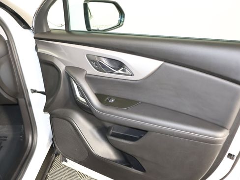 Used 2025 Chevrolet Blazer LT image 39