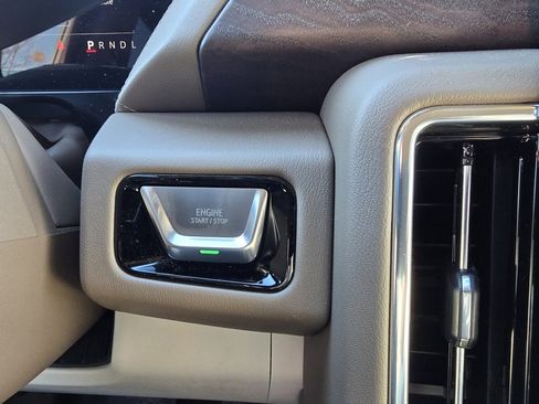 Used 2025 GMC Yukon Denali image 26