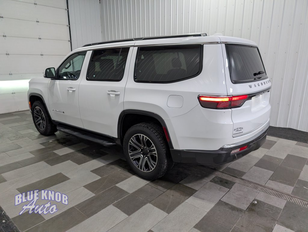 Used 2022 Jeep Wagoneer Series III w/ Convenience Group I AWD/4WD image 2