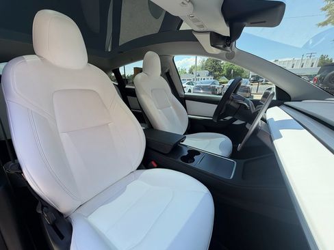 Used 2022 Tesla Model Y Performance AWD/4WD image 4