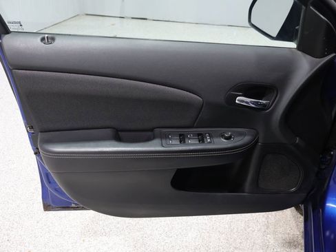 Used 2014 Dodge Avenger SE image 11