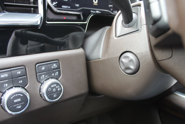 Used 2025 GMC Sierra 1500 SLT AWD/4WD image 29