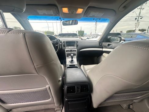 Used 2009 INFINITI G37 Journey RWD image 12