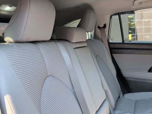 Used 2023 Toyota Highlander LE FWD image 25