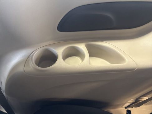 Used 2023 Chrysler Voyager LX image 35