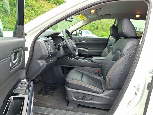 Used 2022 Nissan Pathfinder SL AWD/4WD image 13