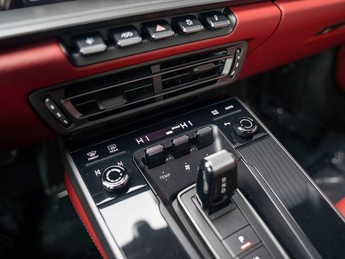 Certified 2022 Porsche 911 Targa 4 image 16