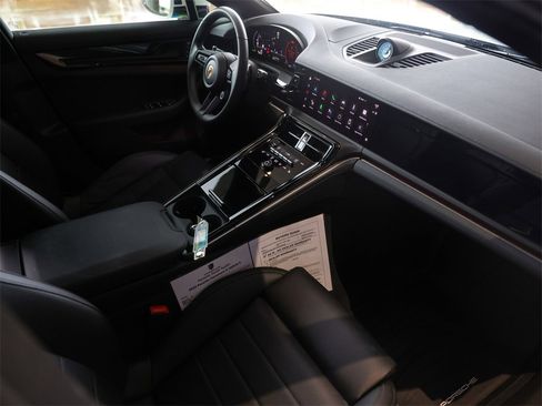 Certified 2025 Porsche Panamera 4 image 35