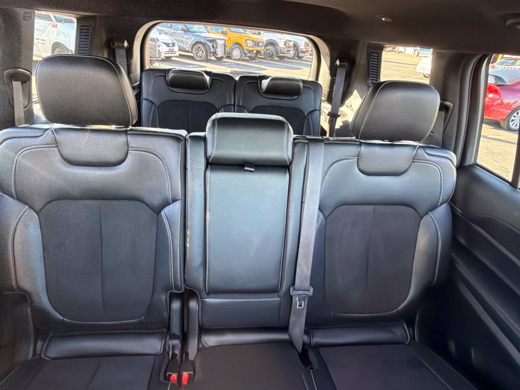 Used 2024 Jeep Grand Cherokee L Laredo AWD/4WD image 47