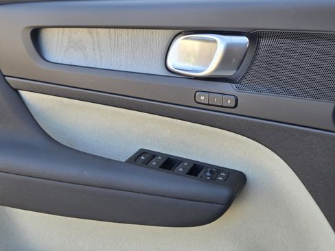 New 2026 Volvo XC40 B5 Plus w/ Protection Package Premier image 25