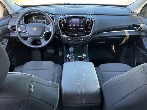 Used 2021 Chevrolet Traverse LT image 10