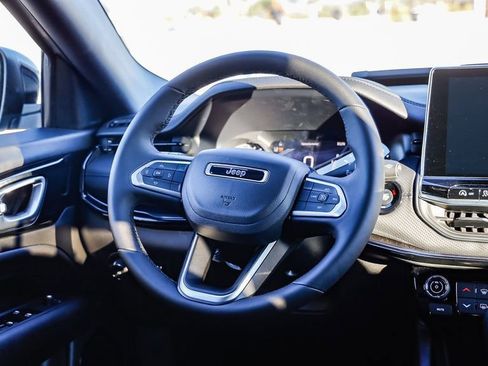 New 2026 Jeep Compass Latitude image 16