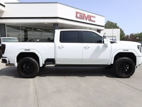 Used 2025 GMC Sierra 3500 AT4 w/ AT4 Premium Plus Package AWD/4WD image 7
