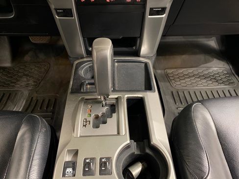 Used 2010 Toyota 4Runner Limited image 15