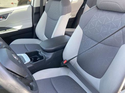 Used 2025 Toyota RAV4 XLE w/ Convenience Package AWD/4WD image 15