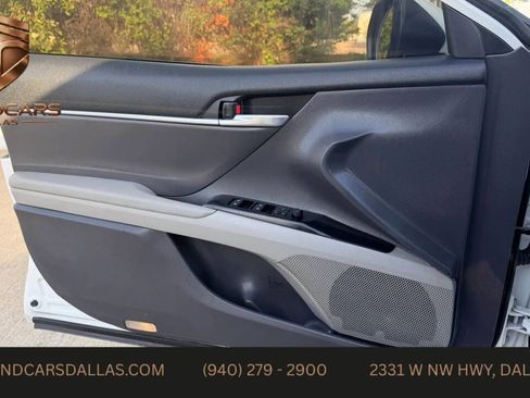 Used 2019 Toyota Camry LE image 12