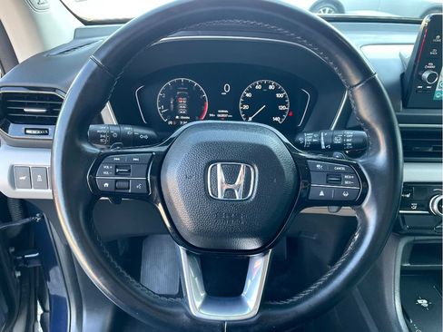 Used 2023 Honda Pilot Touring image 13