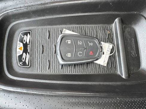 Used 2017 Cadillac Escalade Platinum AWD/4WD image 27