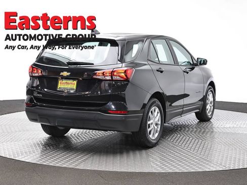 Used 2024 Chevrolet Equinox LS w/ Driver Confidence II Package FWD image 5