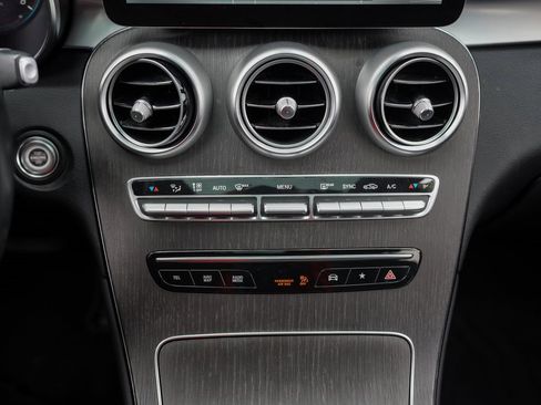 Used 2021 Mercedes-Benz GLC 300 4MATIC image 32