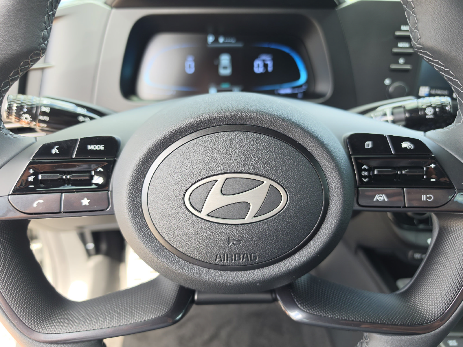 New 2026 Hyundai Elantra SEL Sport FWD image 34
