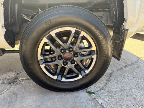 Used 2024 Toyota Tacoma TRD Sport image 19