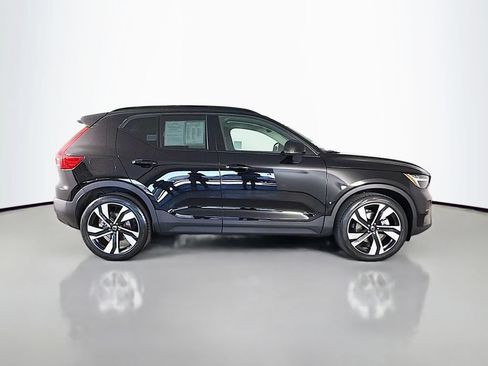 Used 2023 Volvo XC40 B5 Ultimate w/ Protection Package Premier AWD/4WD image 8