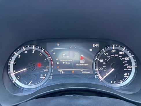 Used 2023 Toyota Highlander XLE FWD image 32