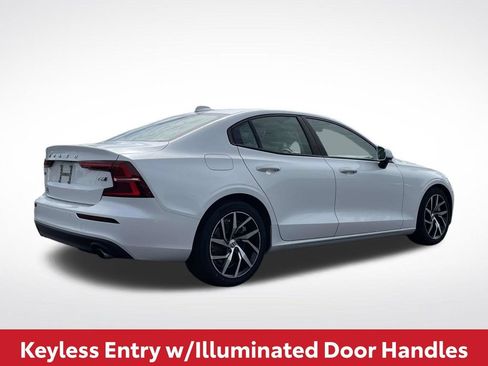 Used 2020 Volvo S60 T6 Momentum AWD/4WD image 9