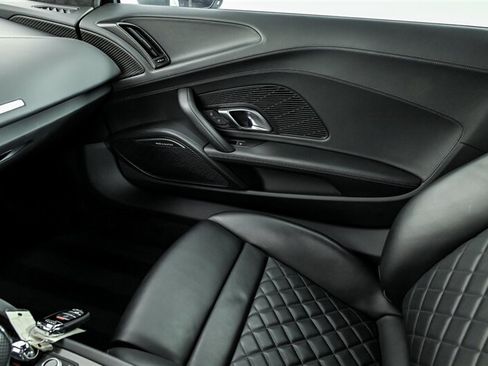 Used 2017 Audi R8 V10 plus AWD/4WD image 33