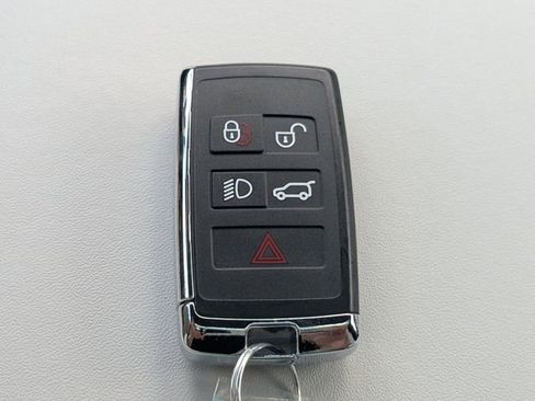 Used 2026 Land Rover Range Rover Sport SE AWD/4WD image 29
