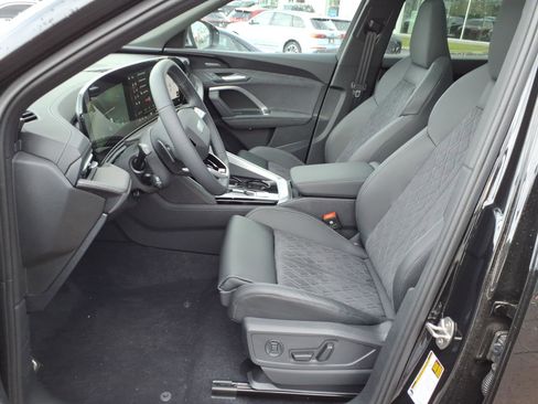 New 2025 Audi SQ5 Premium Plus image 4