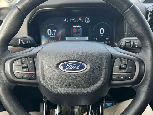 Used 2024 Ford Ranger Lariat w/ Trailer Tow Package image 16