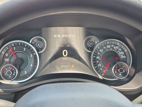 Used 2024 RAM 2500 Tradesman w/ Chrome Appearance Group AWD/4WD image 14