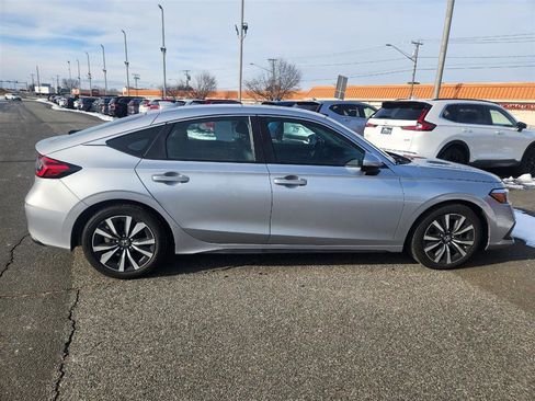 Used 2024 Honda Civic EX-L image 6