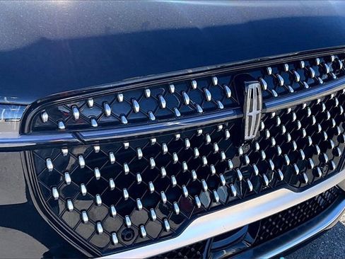 Used 2024 Lincoln Nautilus Reserve image 25