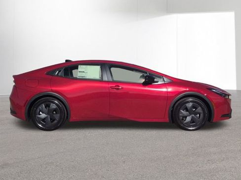 New 2026 Toyota Prius Plug-In Hybrid image 4