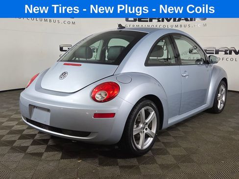Used 2010 Volkswagen Beetle Coupe image 5