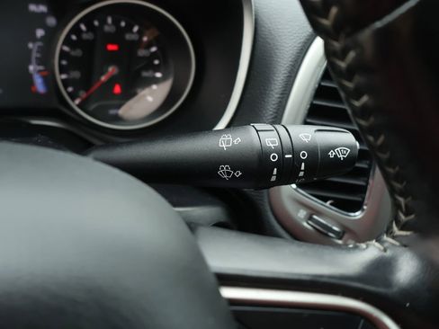 Used 2021 Jeep Compass 80th Special Edition image 31