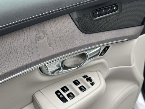 New 2026 Volvo XC90 B6 Ultra image 20