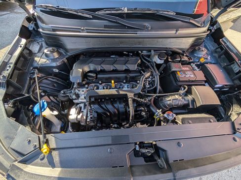 Used 2024 Hyundai Venue SEL image 10