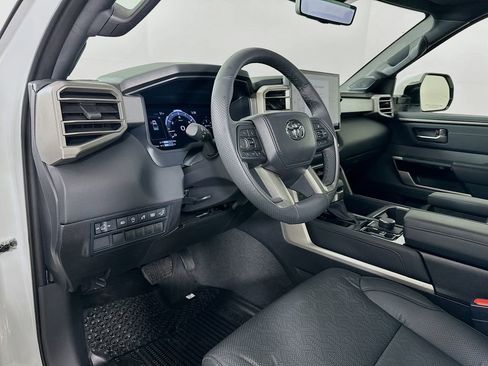 Used 2025 Toyota Tundra Limited image 9