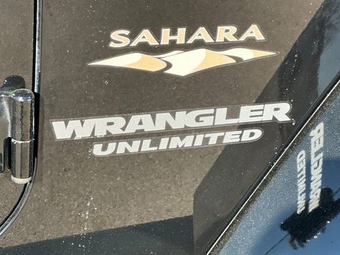 Used 2013 Jeep Wrangler Unlimited Sahara image 21