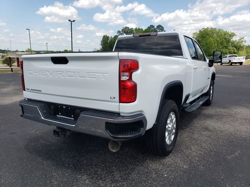 Used 2023 Chevrolet Silverado 2500 LT w/ Convenience Package AWD/4WD image 3