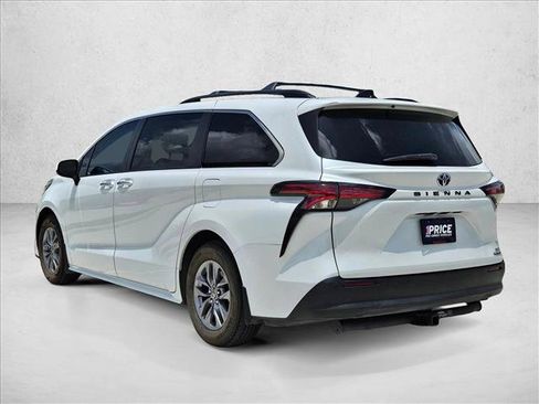 Used 2022 Toyota Sienna XLE FWD image 8
