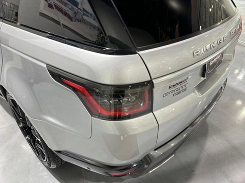 Used 2018 Land Rover Range Rover Sport HSE AWD/4WD image 25