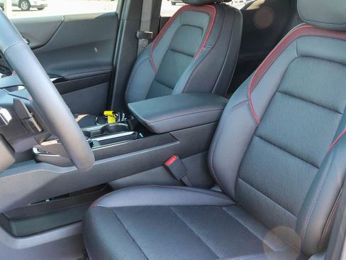 New 2026 Chevrolet Equinox RS AWD/4WD image 11