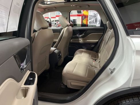 Used 2023 Lincoln Corsair Standard w/ Equipment Group 101A image 12